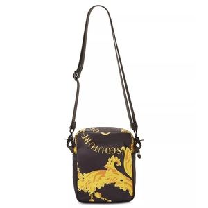 *NWT* VERSACE JEANS COUTURE PRINTED CROSSBODY BAG IN GOLD BAROCCO DESIGN